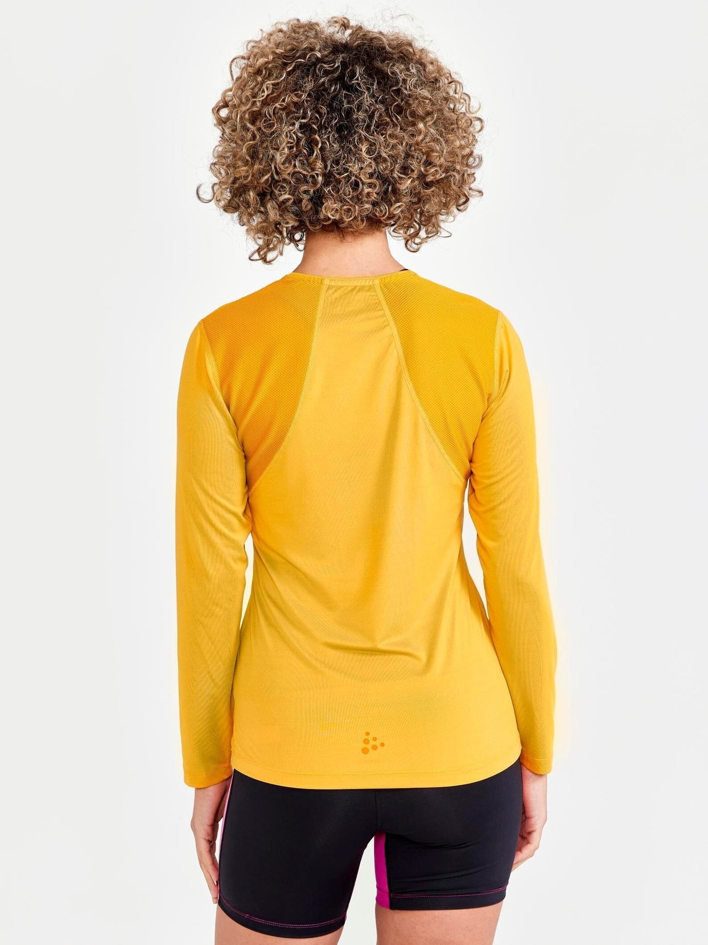 WOMEN'S ADV ESSENCE LONG SLEEVE TRAINING TEE - CALM Craft Sportswear NA