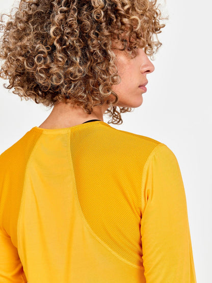 WOMEN'S ADV ESSENCE LONG SLEEVE TRAINING TEE - CALM Craft Sportswear NA