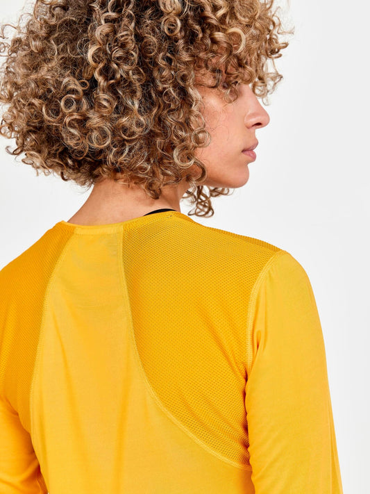 WOMEN'S ADV ESSENCE LONG SLEEVE TRAINING TEE - CALM Craft Sportswear NA