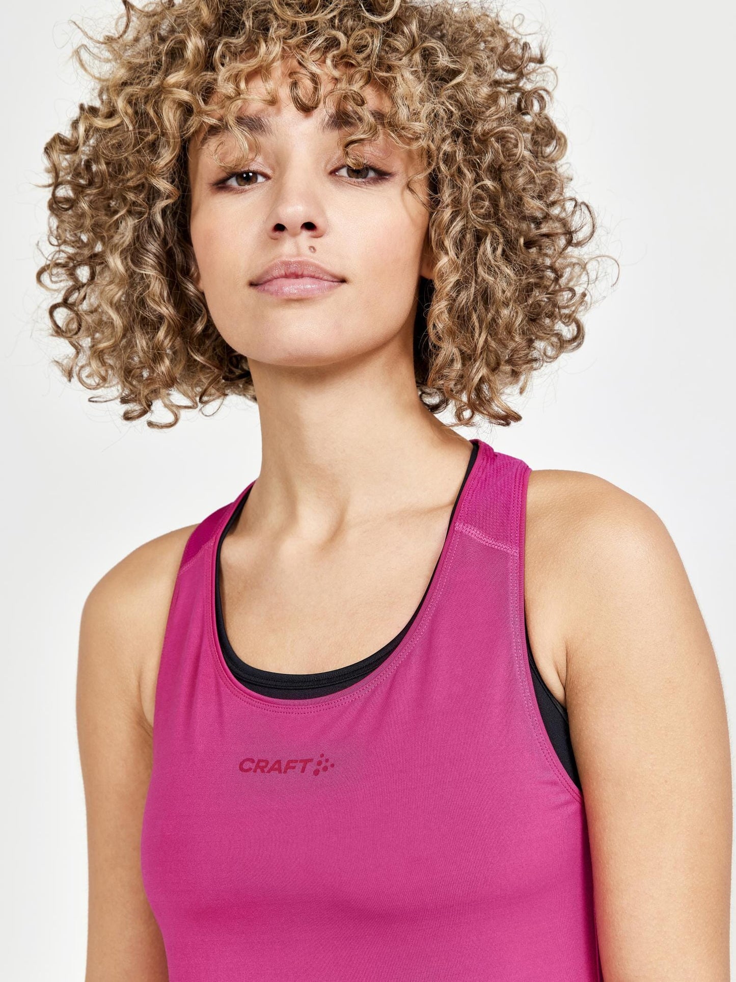 WOMEN'S ADV ESSENCE TRAINING SINGLET Craft Sportswear NA