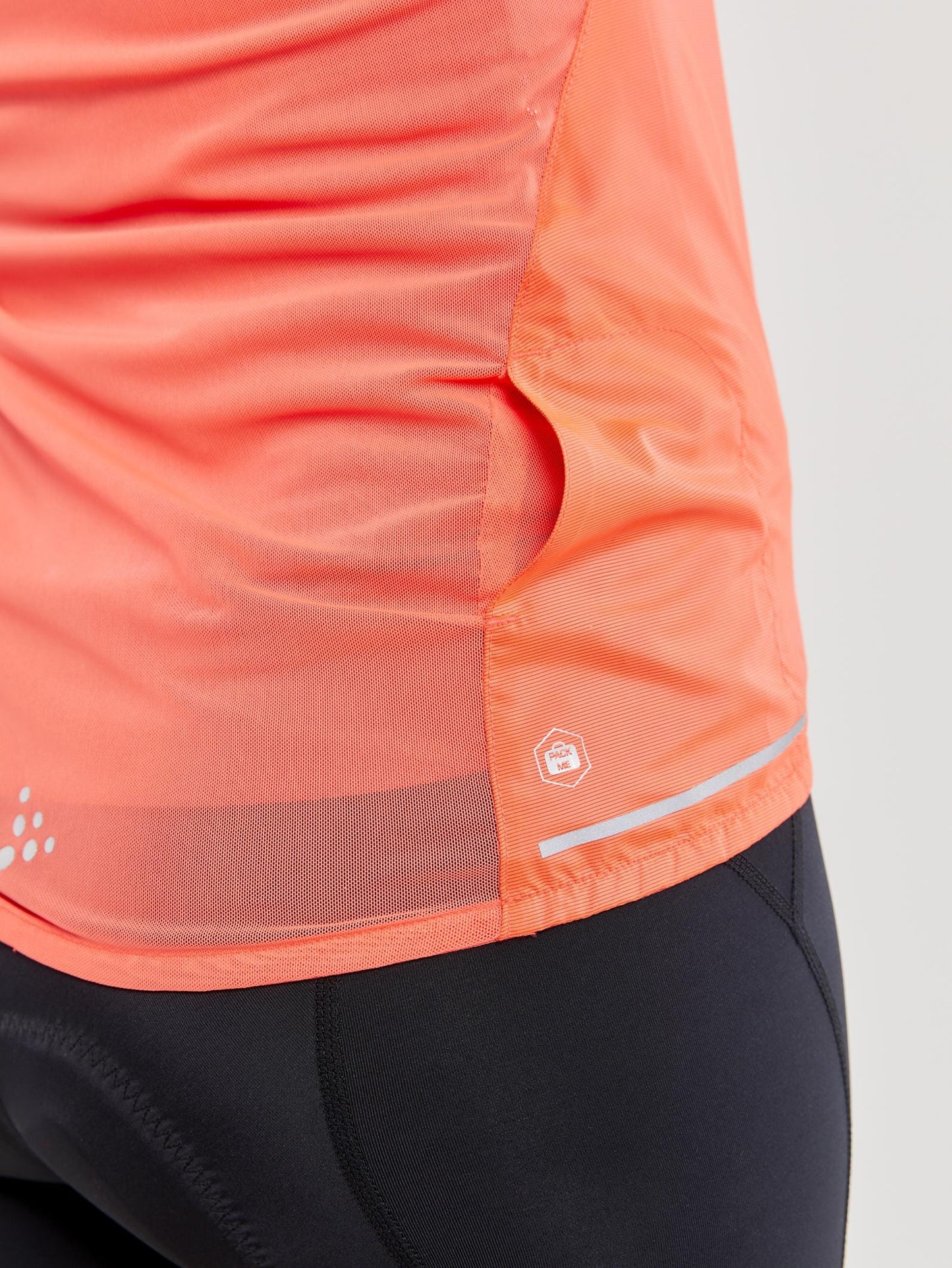 WOMEN'S ESSENCE LIGHT WIND CYCLING VEST - SHOCK Craft Sportswear NA