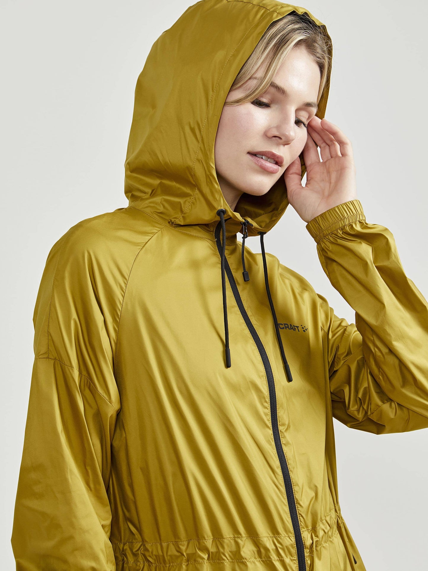 WOMEN'S ADV CHARGE TRAINING WIND JACKET Craft Sportswear NA