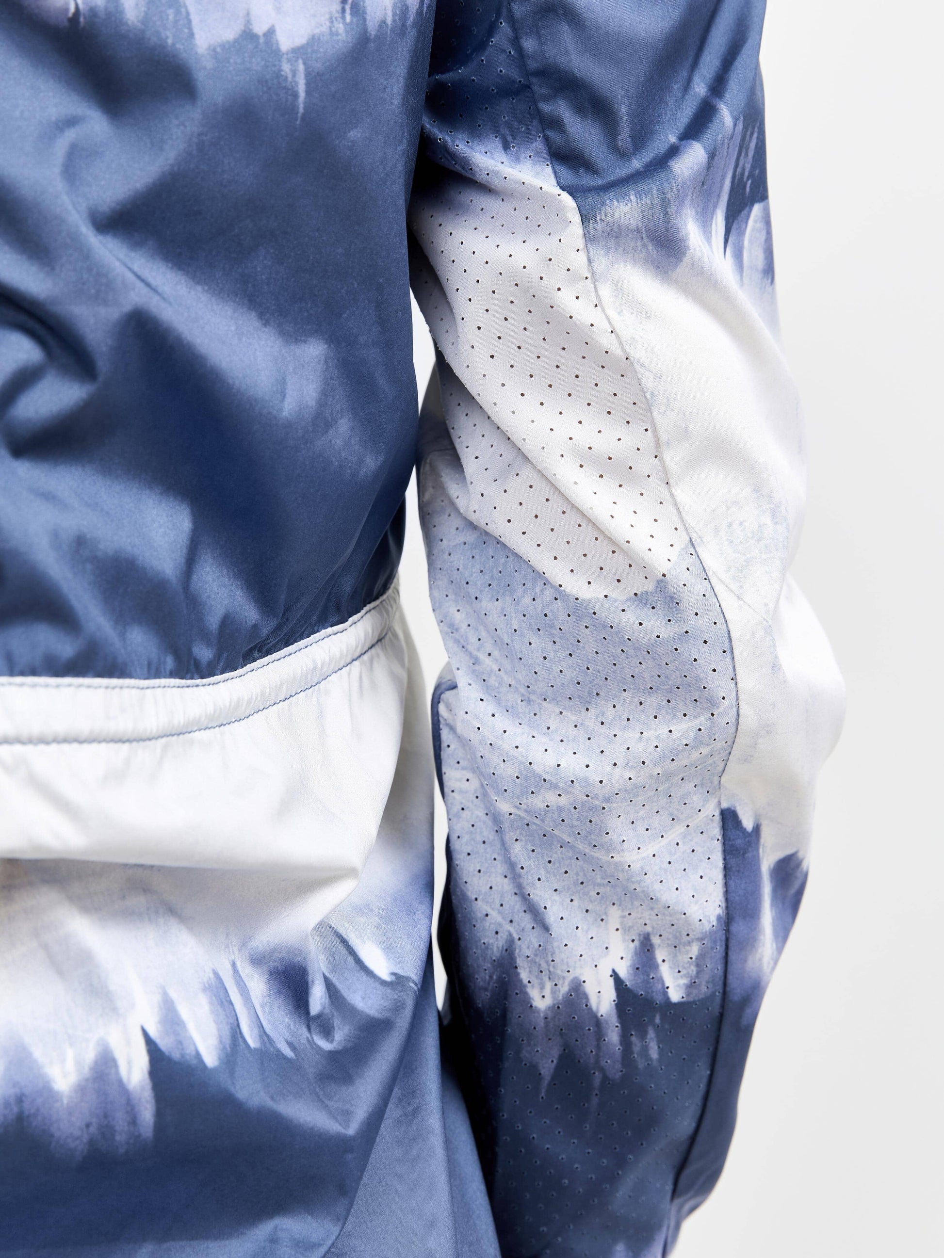 WOMEN'S ADV ESSENCE WIND JACKET Craft Sportswear NA