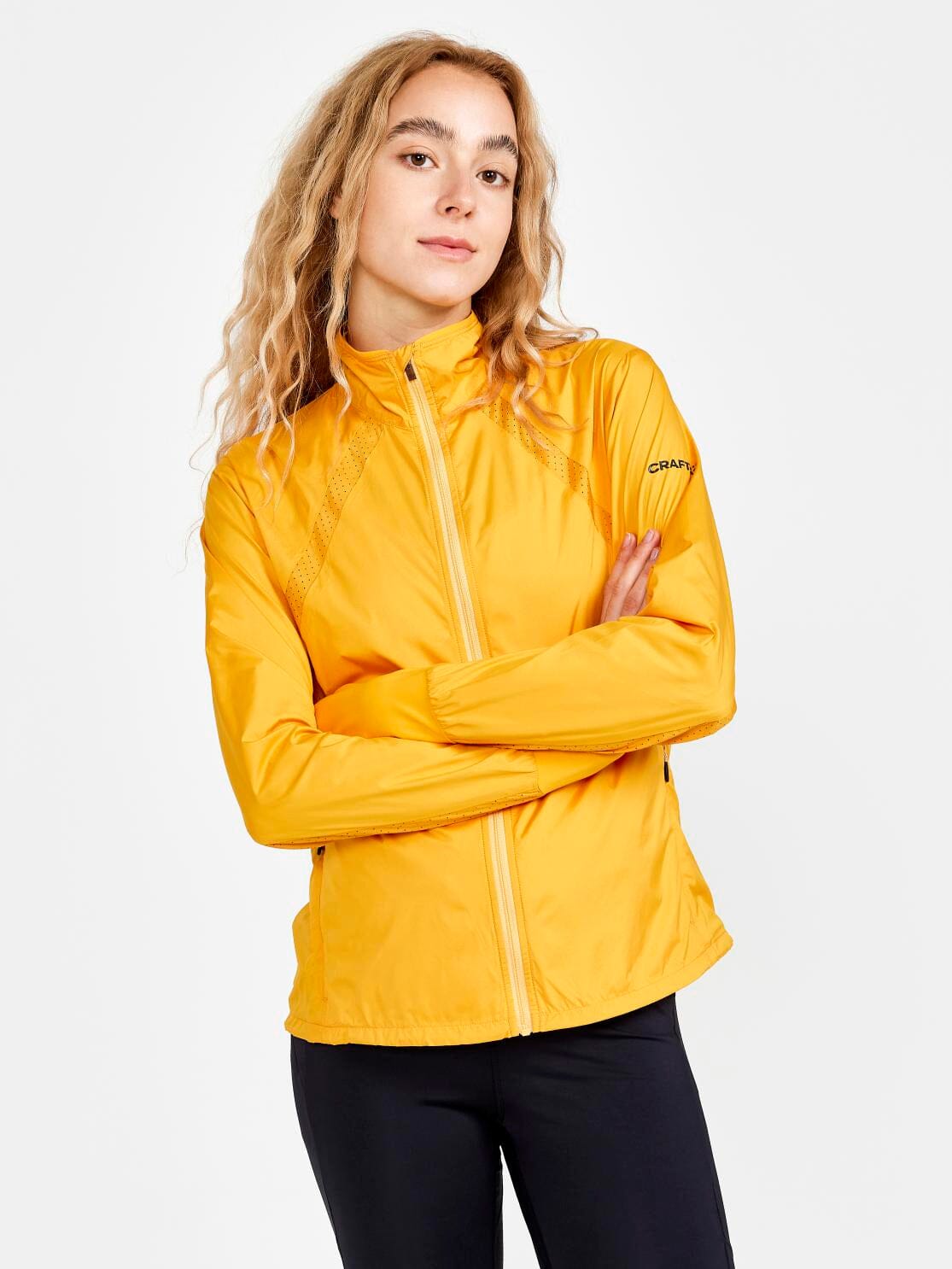 WOMEN'S ADV ESSENCE WIND JACKET Craft Sportswear NA