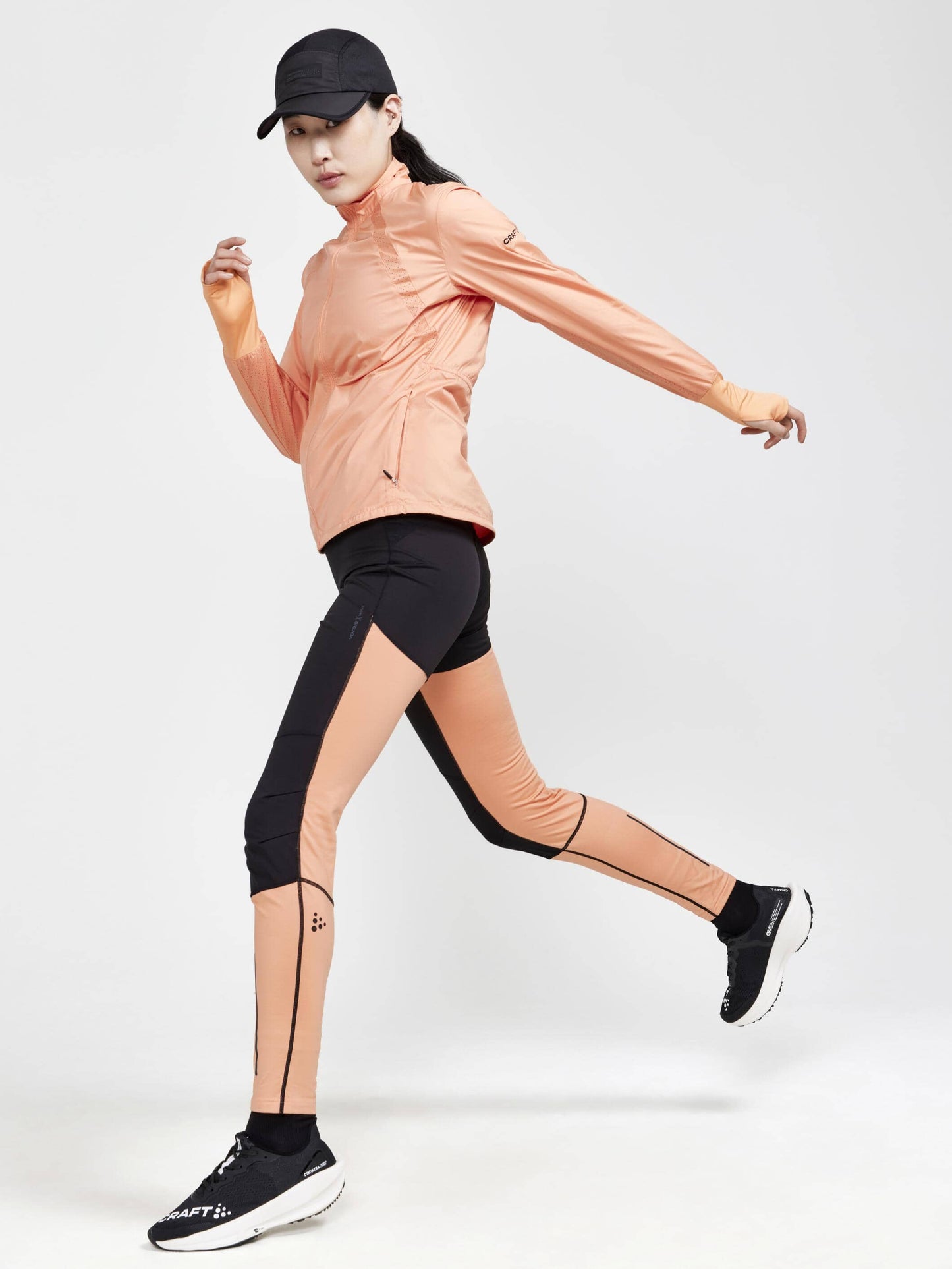 WOMEN'S ADV ESSENCE WIND JACKET Craft Sportswear NA