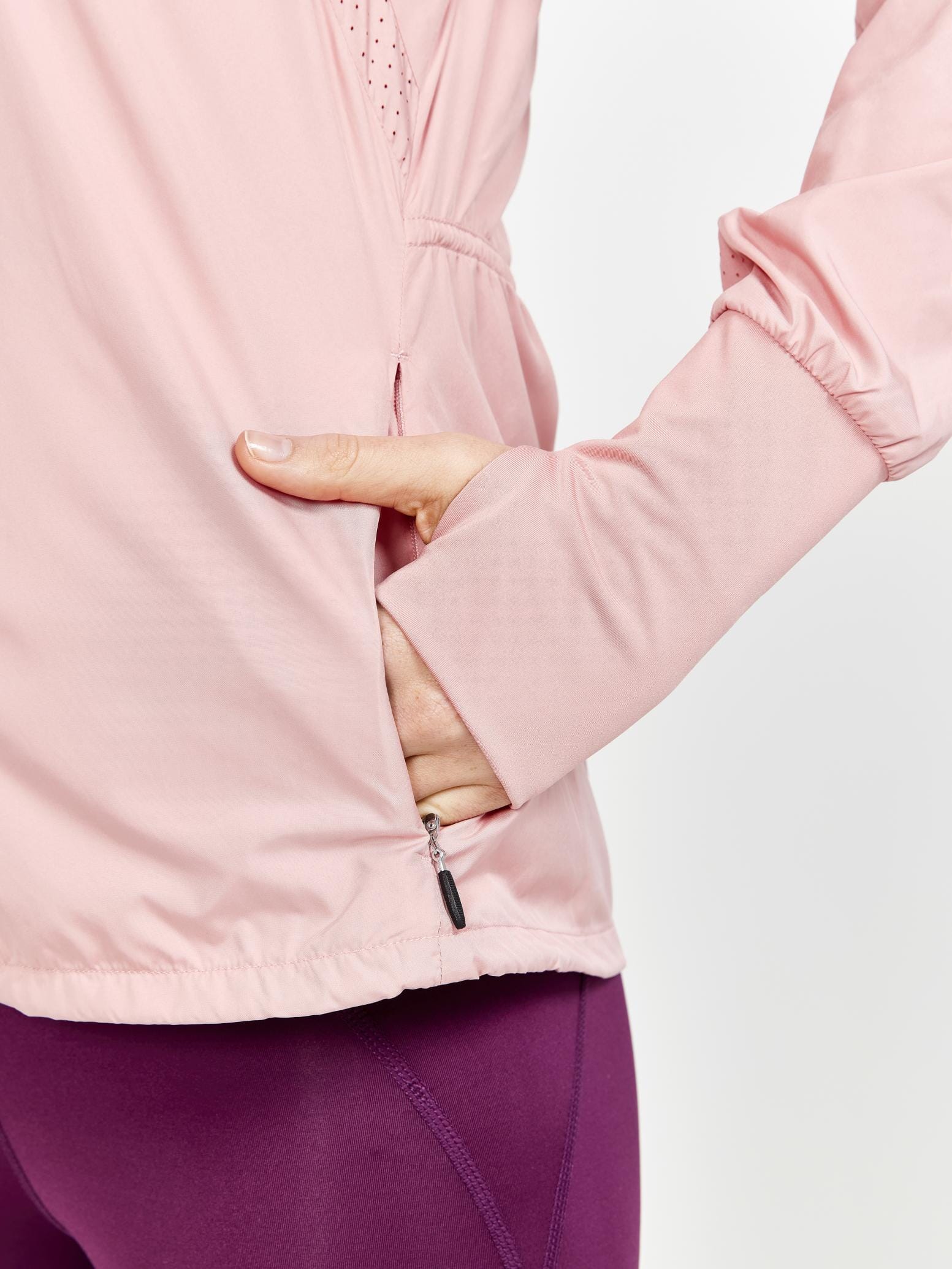 WOMEN'S ADV ESSENCE WIND JACKET Craft Sportswear NA