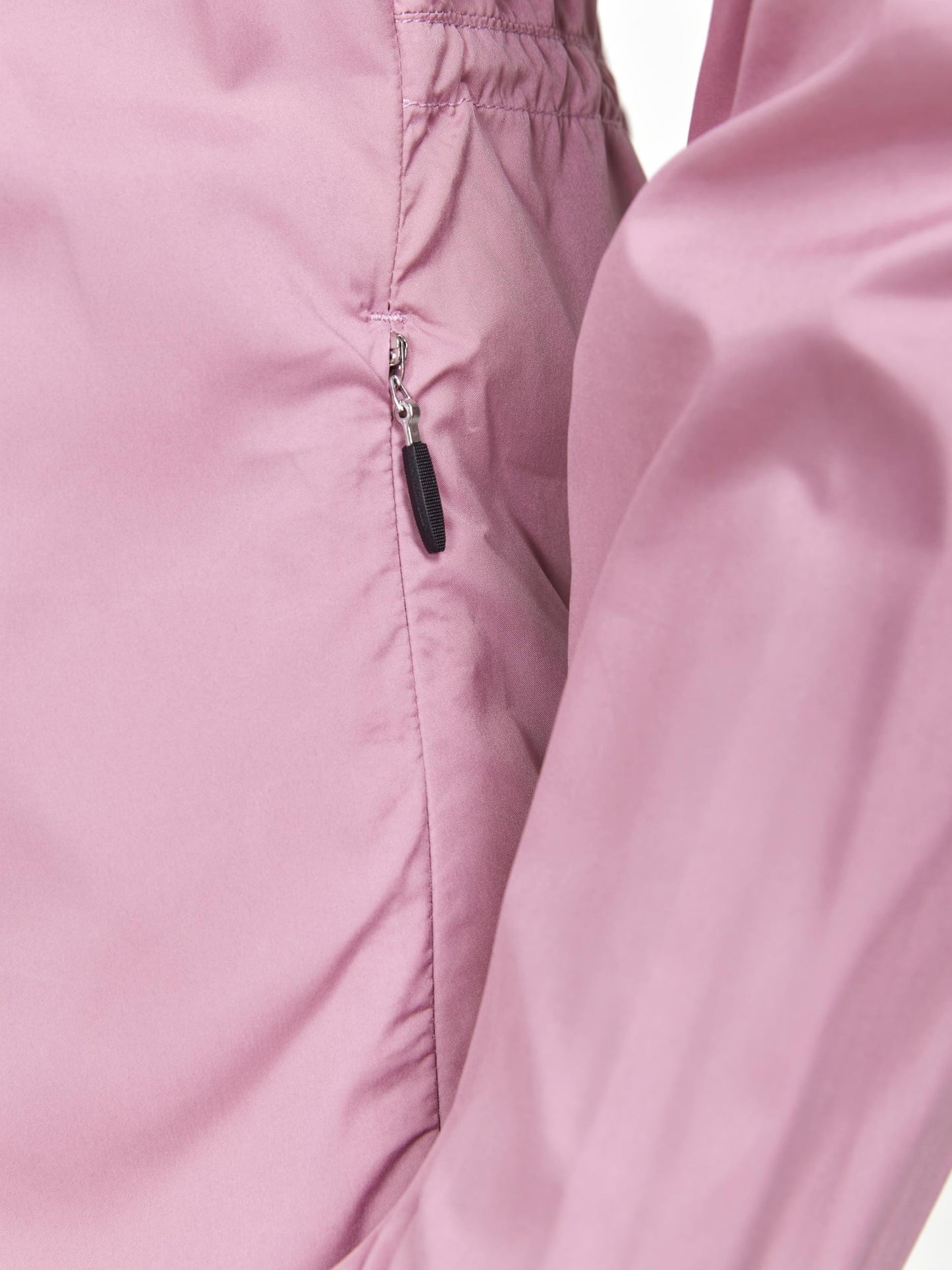 WOMEN'S ADV ESSENCE WIND JACKET Craft Sportswear NA