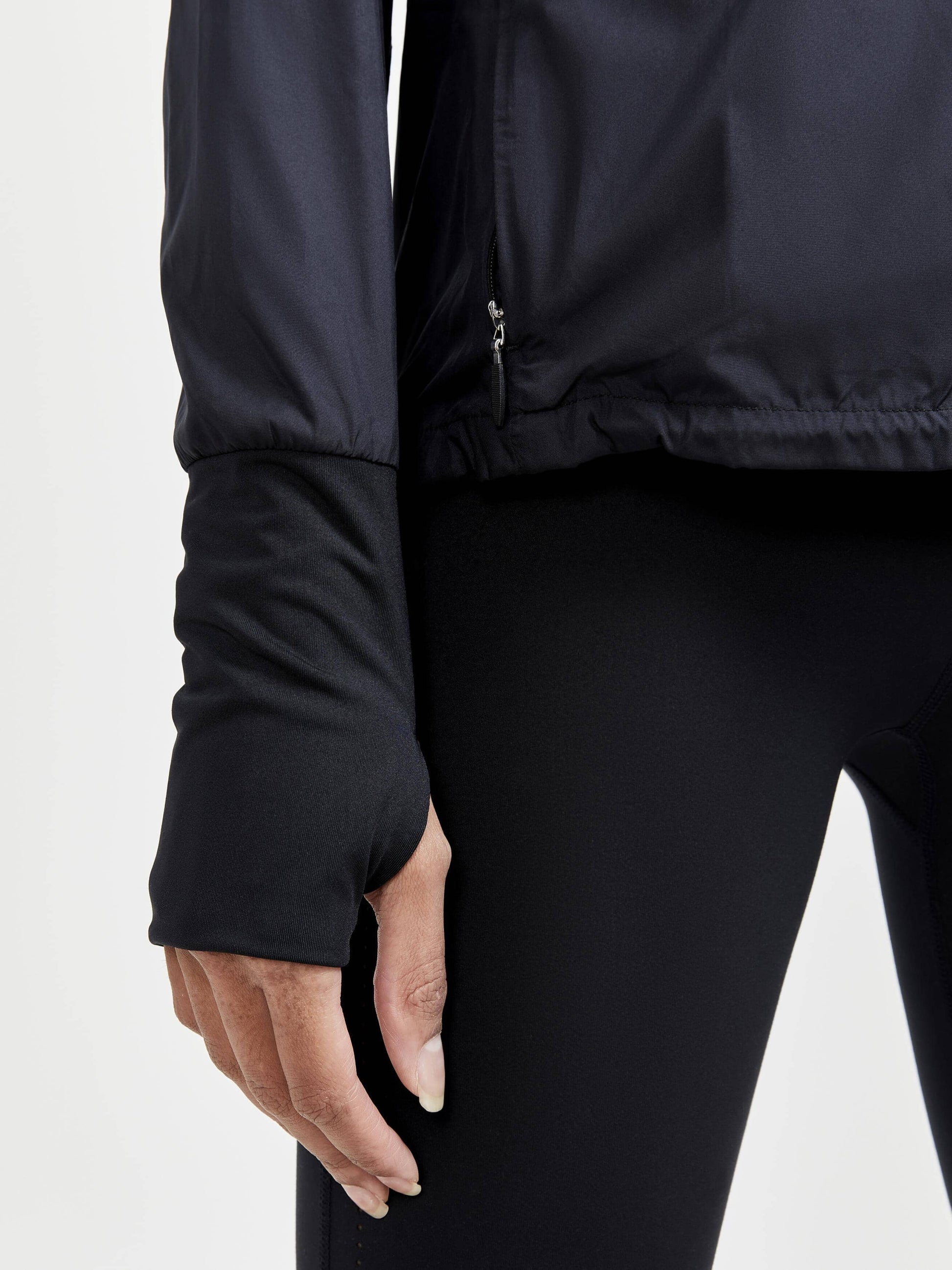 WOMEN'S ADV ESSENCE WIND JACKET Craft Sportswear NA