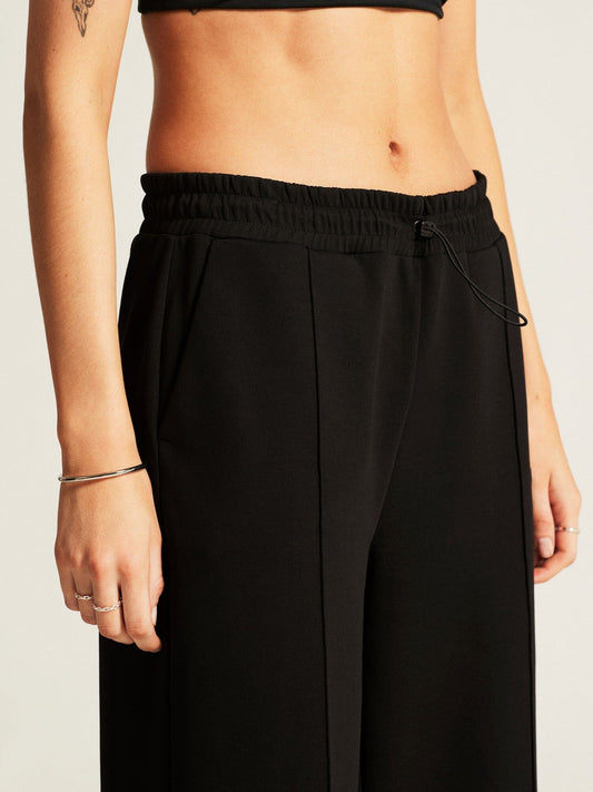 WOMEN'S ADV JOIN WIDE SWEAT PANT - Black Craft Sportswear NA