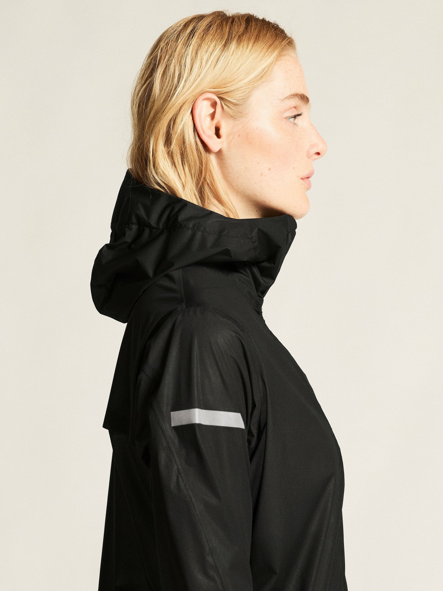 Women's Pro Hydro Lightweight Jacket - Black/Black Women's Jackets and Vests Craft Sportswear NA