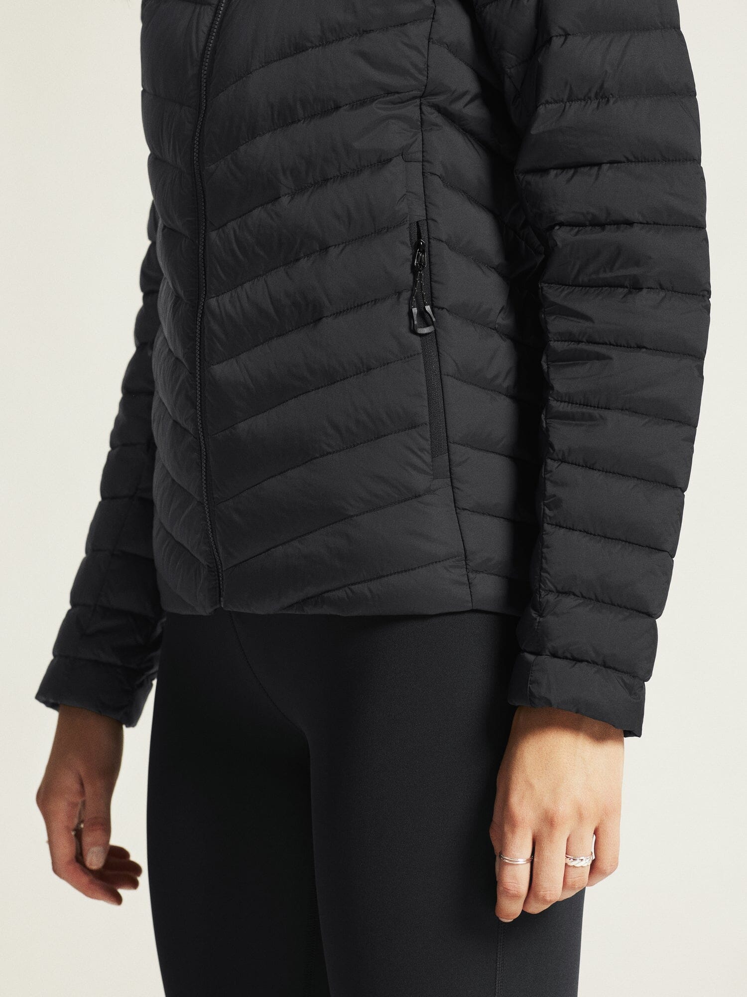 WOMEN'S ADV EXPLORE LIGHT DOWN JACKET - Black Craft Sportswear NA