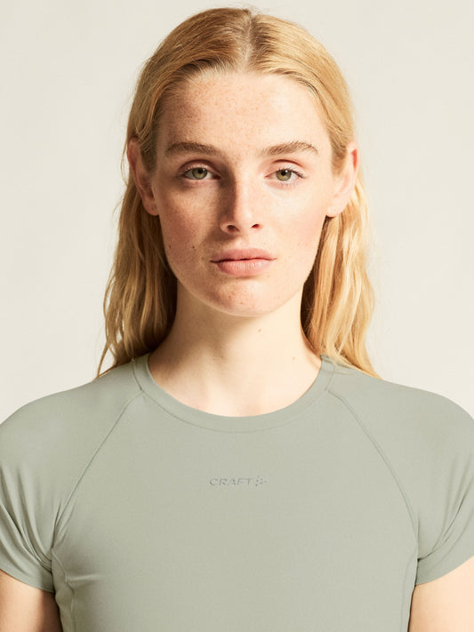 Women's Hypervent Cropped Tee - Pigeon Women's Tops, T's, and Tanks Craft Sportswear NA