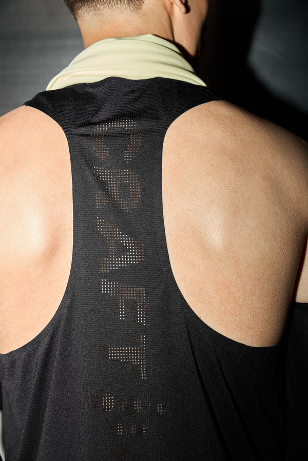 01 <br>Ultra-light breathable materials for continuous airflow